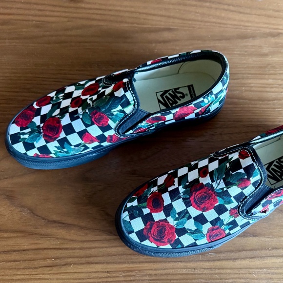 NEW, Vans Women's size 8.5 slip ons $68 - Picture 1 of 3